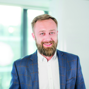 grzegorz jurczyk raport erp axians