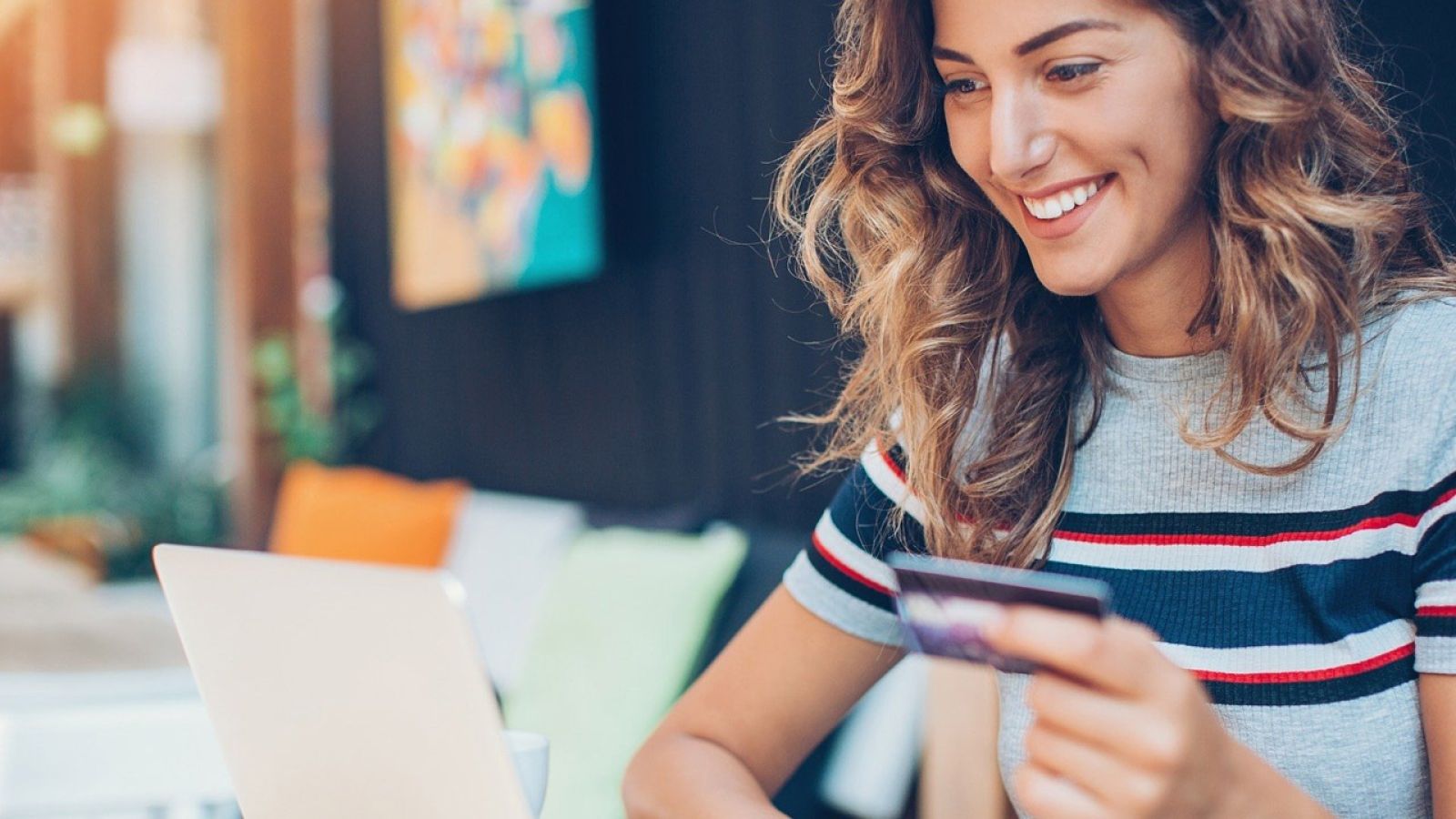 AI wychodzi na zakupy – jak retail przygotuje się na wirtualnych „lokajów” konsumenta?