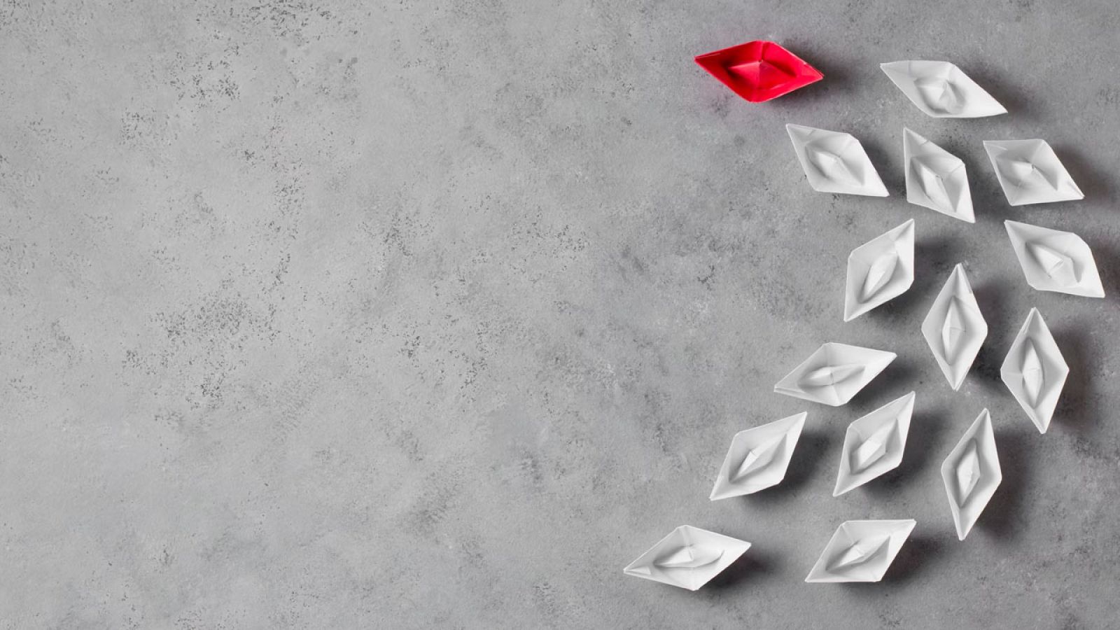 Przywództwo projektowe a zarządzanie projektem w cyfrowej transformacji – co decyduje o sukcesie?