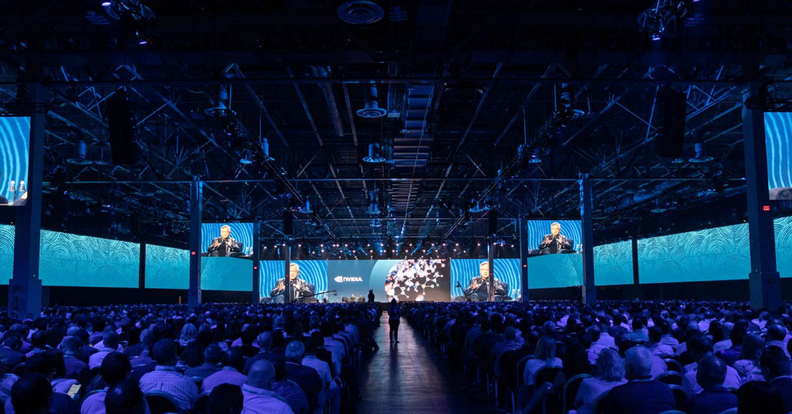 Oracle wprowadza rozbudowany zestaw udoskonaleń do pakietu aplikacji biznesowych Fusion Cloud