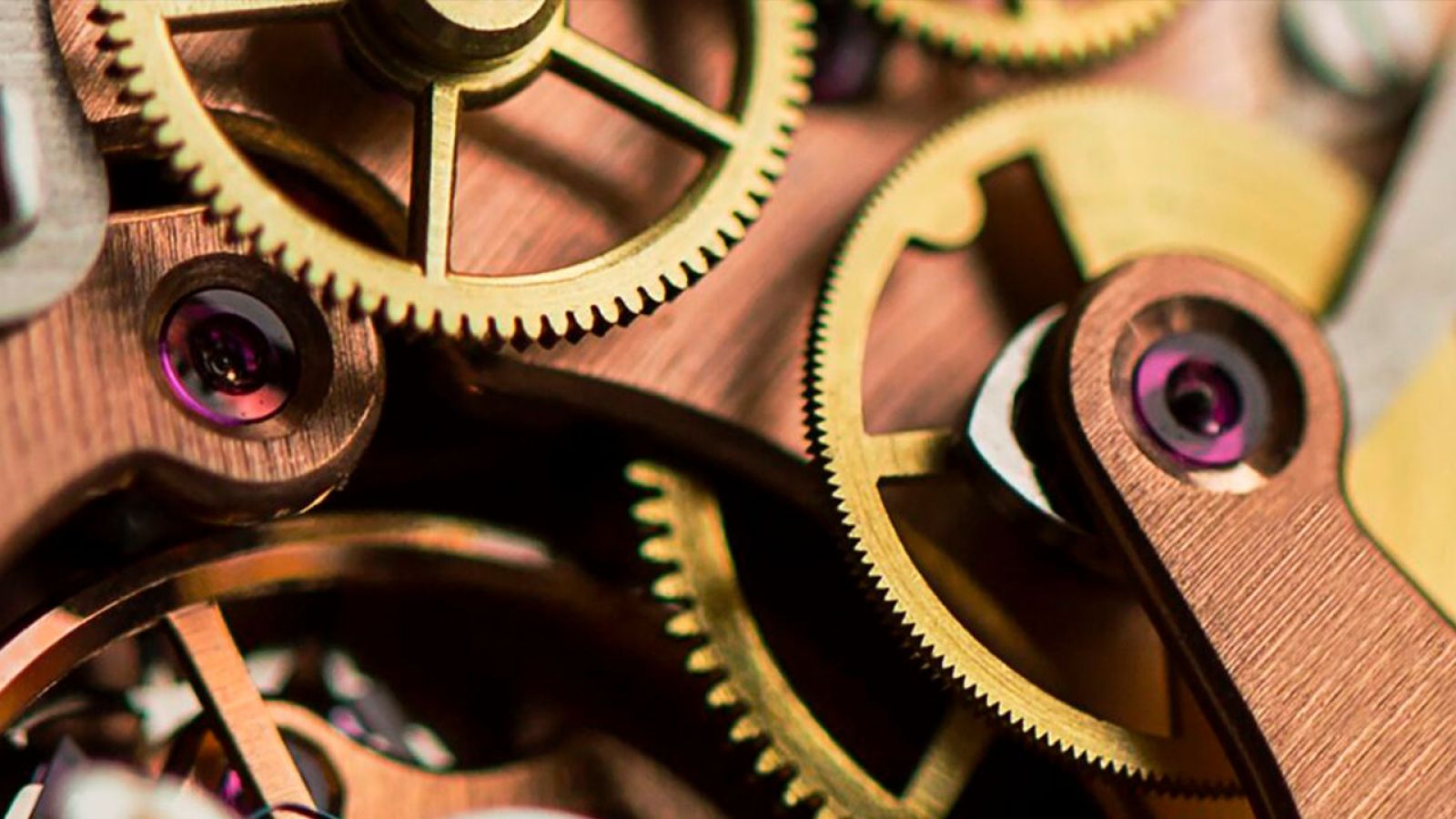 Luksus w chmurze: jak Watches of Switzerland Group i Bluestonex przeprowadzili transformację z SAP BTP