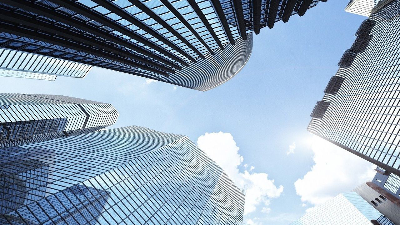 Chmura publiczna w Unii Europejskiej – między innowacją a odpowiedzialnością za dane