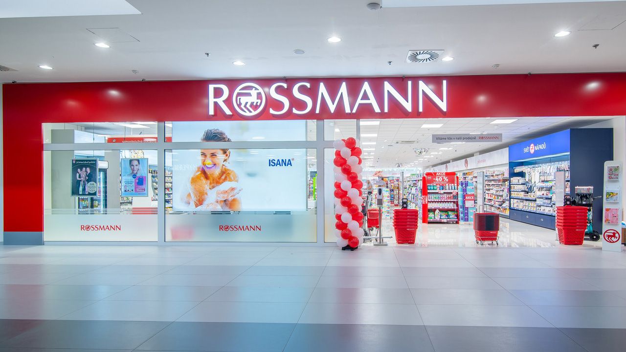 PSI automatyzuje logistykę Rossmanna: Wdrożenie WMS i MFC w Czechach