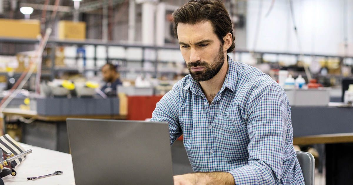 Dane w skrzynce z narzędziami